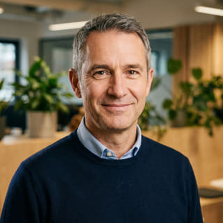 Foto de perfil de James Mitchell, mencionado como Director Ejecutivo en Austral Fondanía